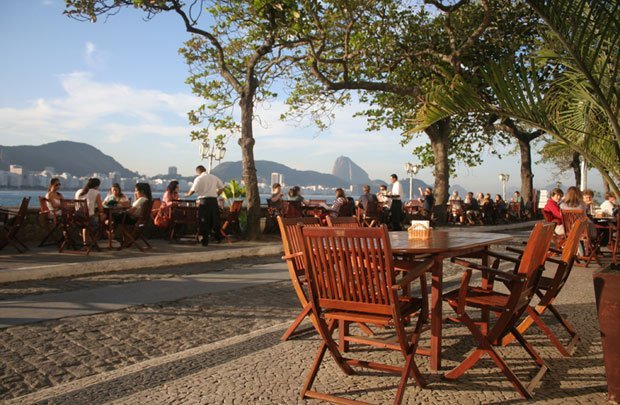 [Vista do Café do Forte Colombo no Forte de Copacabana deixa qualquer um apaixonado!]