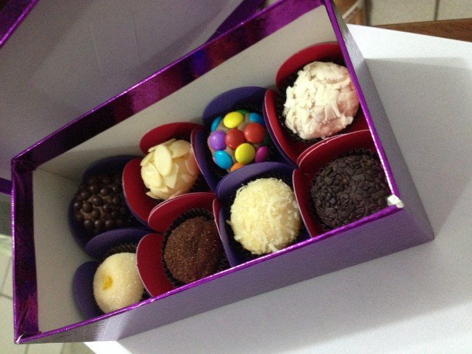 [Com aromas incríveis e a linda apresentação dos brigadeiros, não tem quem fique triste]