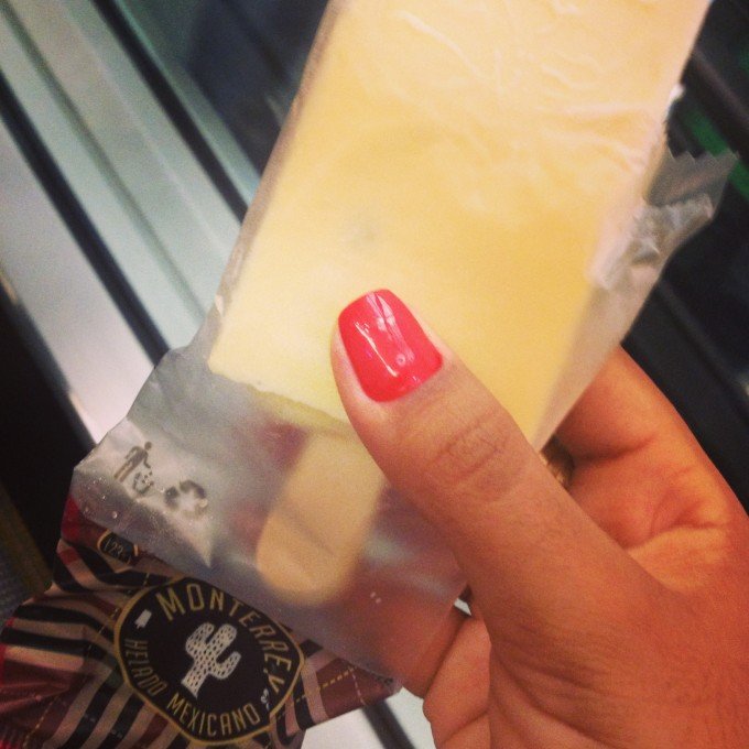 [ Mousse de Maracujá - cremoso e com sementinhas ]