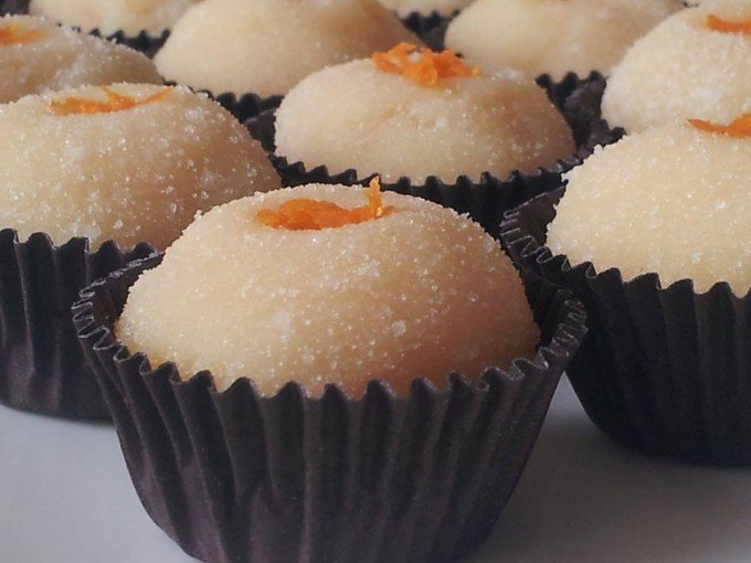 [Brigadeiro Laranja com Gengibre: exótico, mas delicioso! Foto: Lulu Brigadeiro Gourmet]