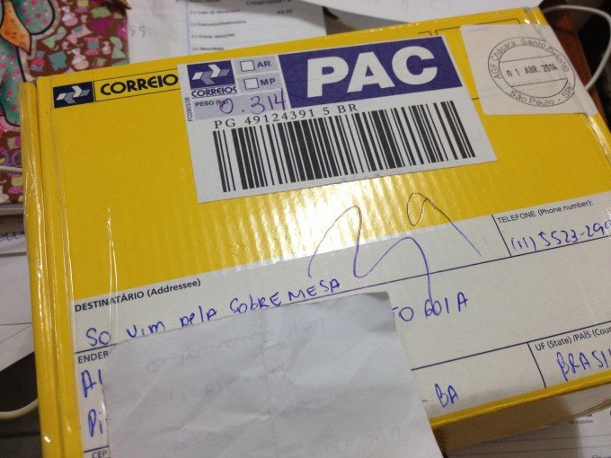 [Quando vi essa caixinha dos Correios, já sabia que era Misses Brownie]