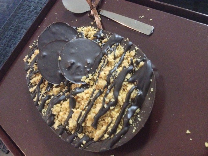 [Além da linda embalagem, a apresentação do ovo é atrativa, lhe convida a mergulhar nesse sabor]