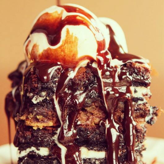 [Sugestão que eu não resisti e comi purinho mesmo. Foto: Lucca-Delícia de Forno]