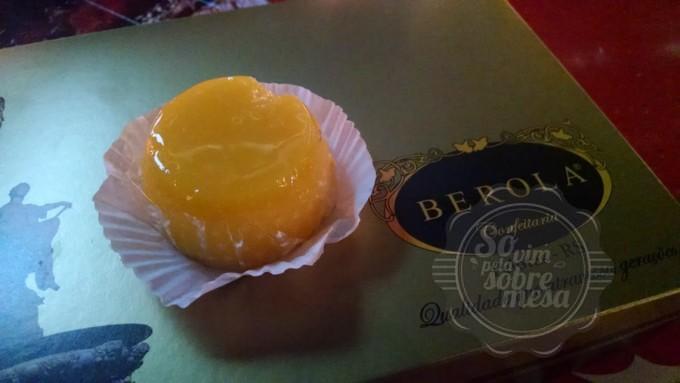 [Quindim - doce carro chefe de Pelotas-RS]