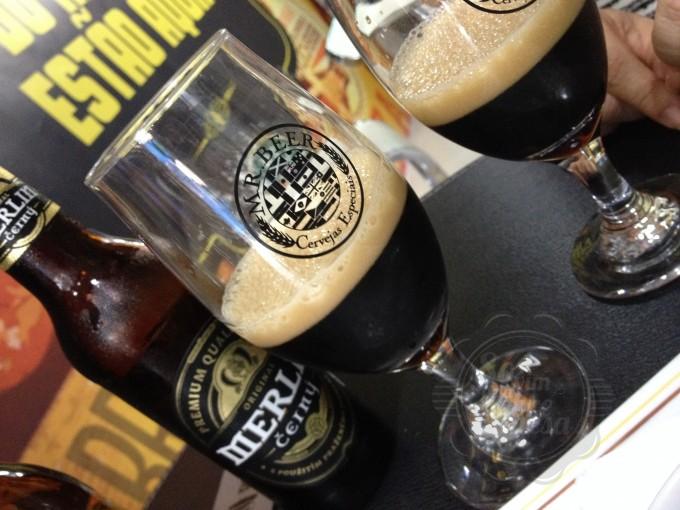 [A MERLIN - é ideal com chocolates meio amargo e amargo. Opções de qualidade: AMMA Chooclates, MENDOÁ Chocolates, TOBLERONE]