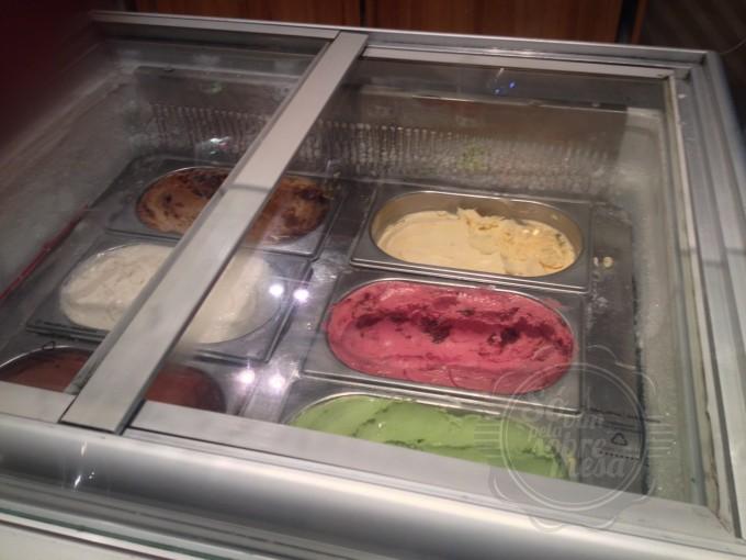 [Sorvetes - são poucos sabores , mas os que provei são bem gostosos!]