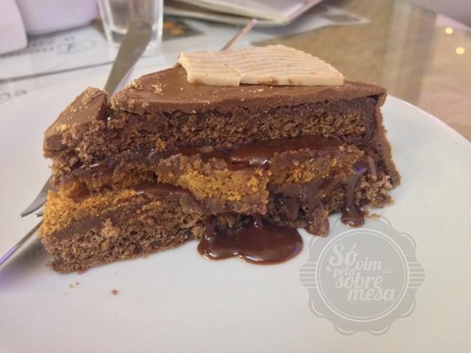 [Torta de Chocolate com Amêndoas]