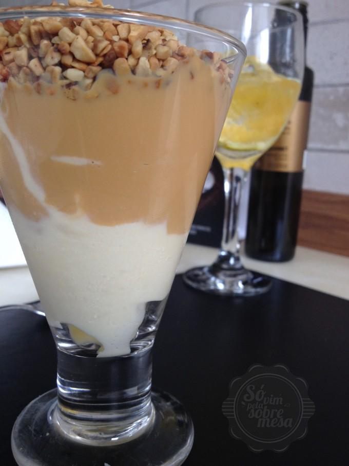 [..é uma sobremesa maravilhosa. Suave e docinha, refrescante e muito saborosa]