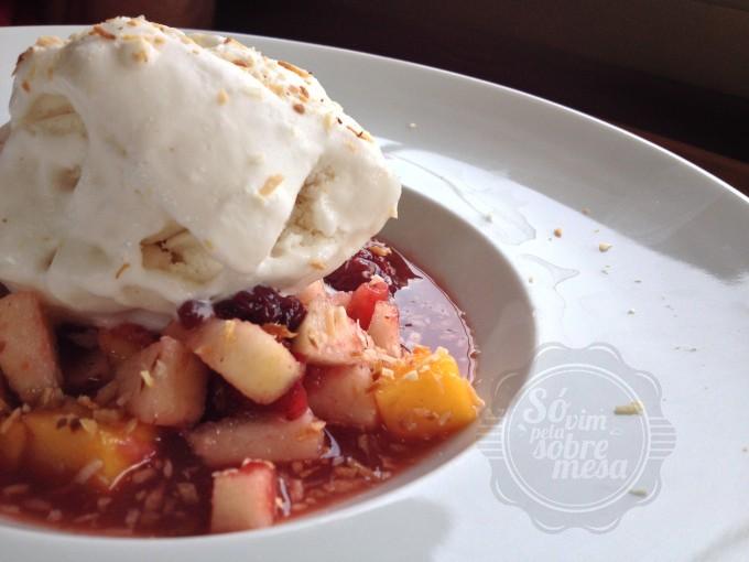 [A Salada de Fruta linda como uma obra de arte]