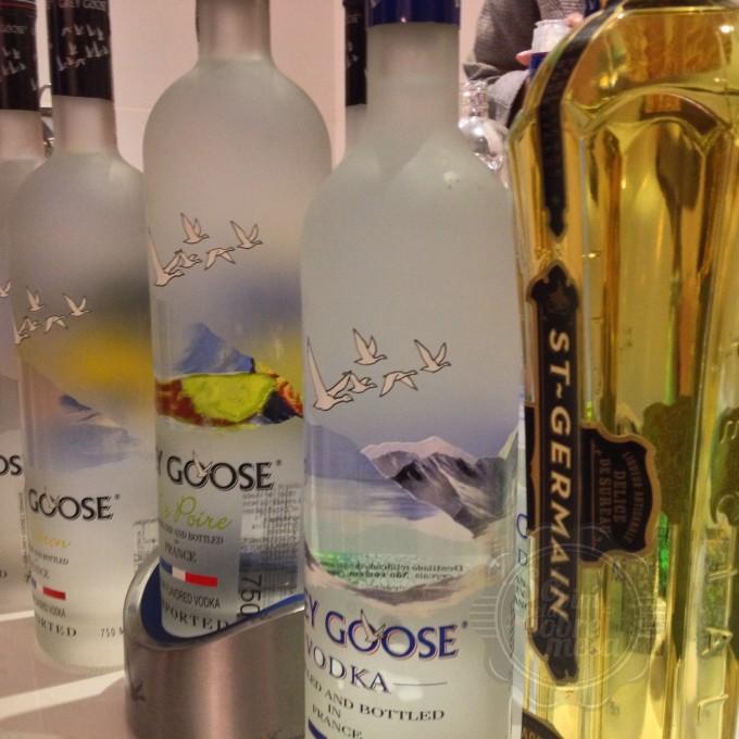 [Grey Goose e St. Germain - este último licor de flor de sabugueiro] 