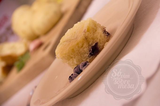 [Bolo de Blueberry - Babette Artesanal - Foto: Davi Caramelo]