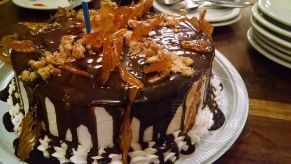 [Torta Crocante - tamanho P serve muito bem 15 a 25 pessoas]