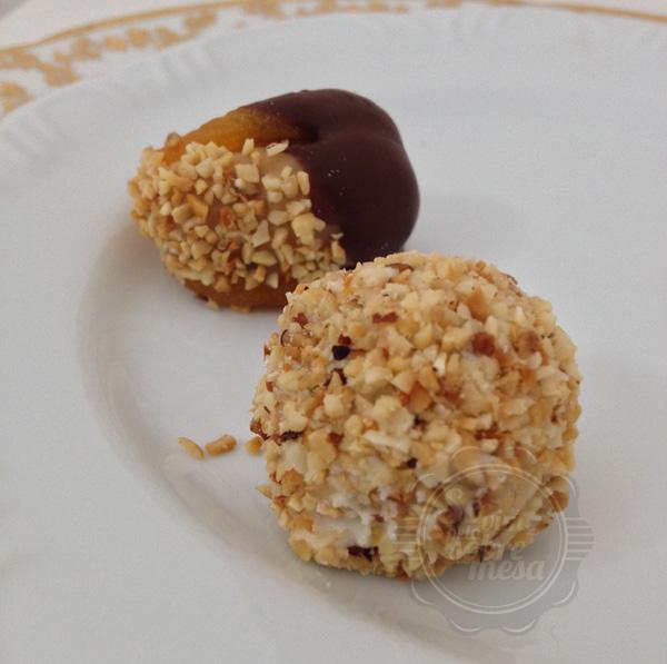 [Ouriço de Castanha, ao fundo Damasco Banhado]