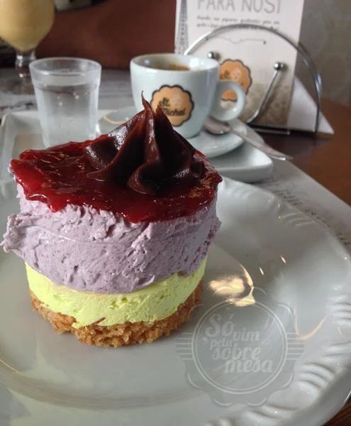 [Cheesecake de Limão Siciliano e Amora - refrescante, lindo e maravilhoso]