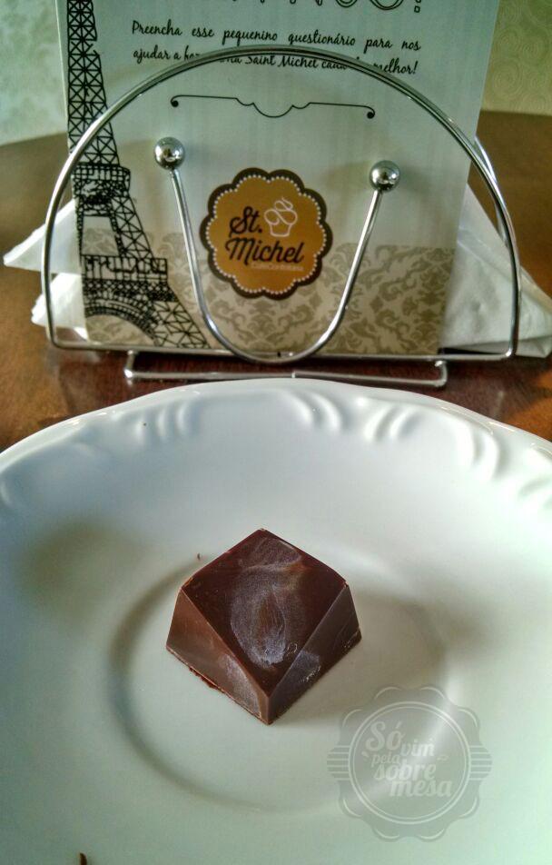 [Bombom de Chooclate com Ganache de Manjericão]