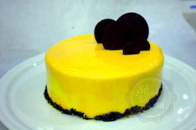 [É um entremet especial de Natal. Foto: St. Michel]