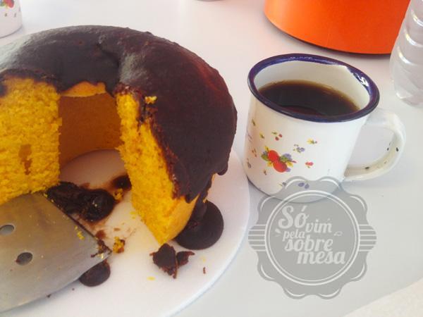 [Mini Bolo de Cenoura com Chocolate - ideal para quem mora só]