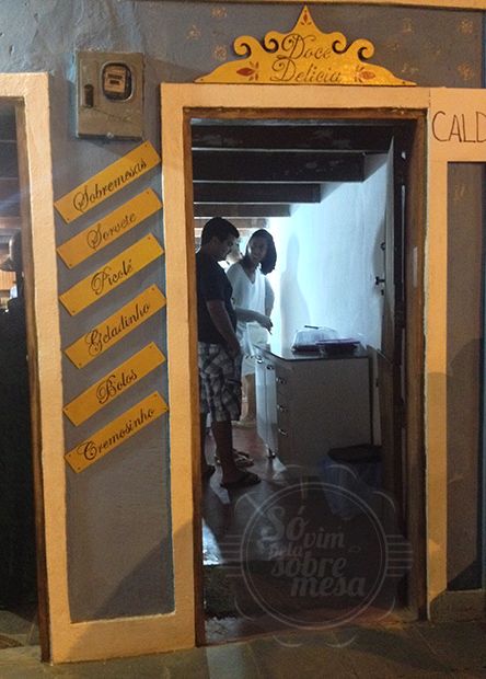 [Geladinhos, sobremesas, picolés, sorvetes, bolo de cenoura com chocolate...]