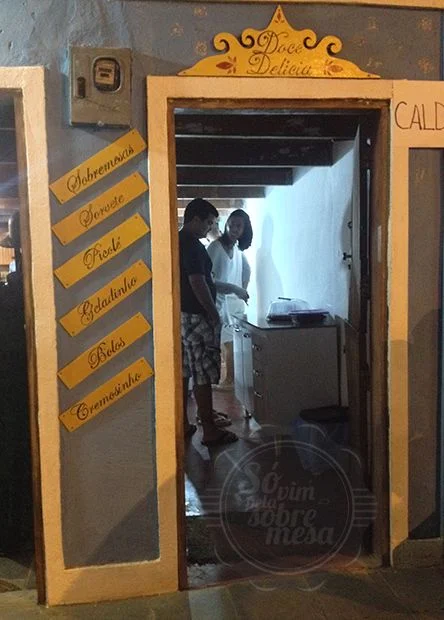 [Geladinhos, sobremesas, picolés, sorvetes, bolo de cenoura com chocolate...]