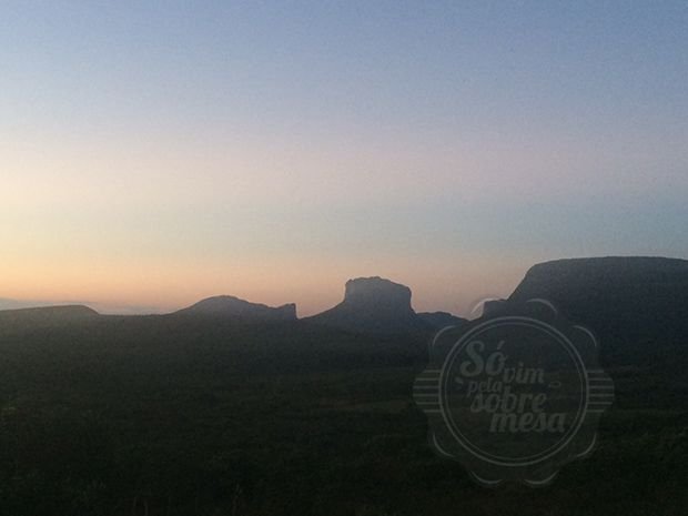 [Pôr do Sol descendo a Cachoeira da Fumaça]