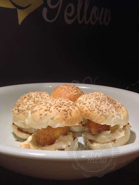 [Mini hambúrguer de Peixe Empanado]