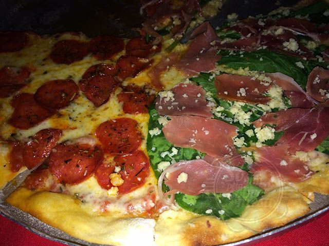 [Destaque para Pizza de Pepperoni e Parma com Rúcula]