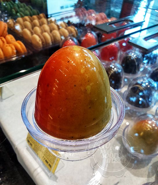 [Parece uma joia, uma pedra preciosa]