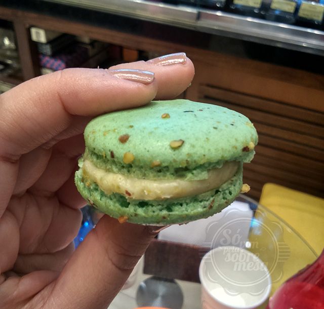 [Macaron de Pistache - caprichado no recheio]