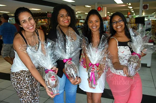 [Saímos felizes e saltitantes com nossos ovos personalizados! Foto: Perini] 