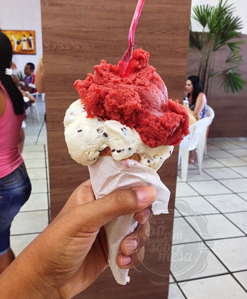 [Flocos sabor de infância. Pitanga levemente azedinho, refrescante e ousado]