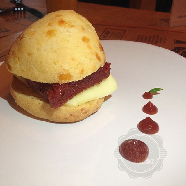 [ Pão Mineiro recheado com Goiabada + Requeijão em barra]