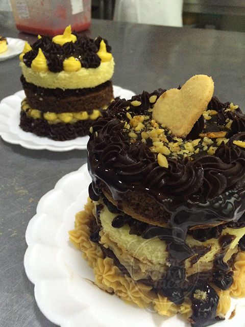 [Nakeds: Chocolate com Maracujá do @comsabor e Chocolate com Nozes - meu!]