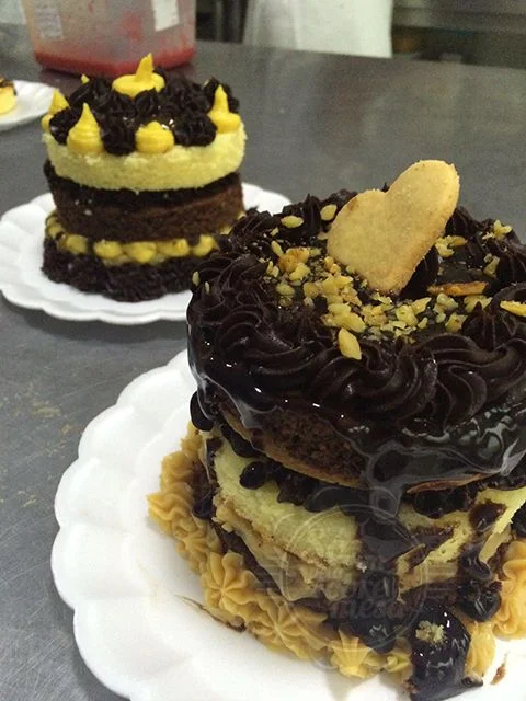 [Nakeds: Chocolate com Maracujá do @comsabor e Chocolate com Nozes - meu!]