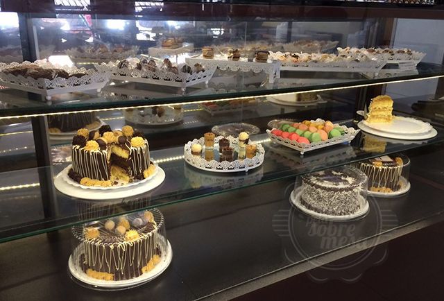 [Vitrine da Doceria Paneville]