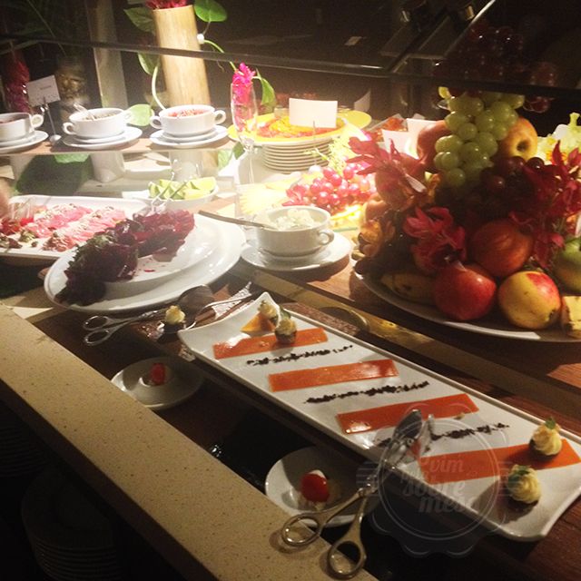 [Parte do Buffet do Jantar com entradinhas e frios]