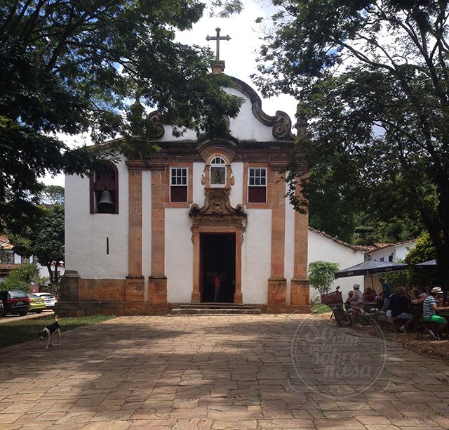 [São muitas igrejas e capelas. Igreja de Nossa Senhora do Rosário]