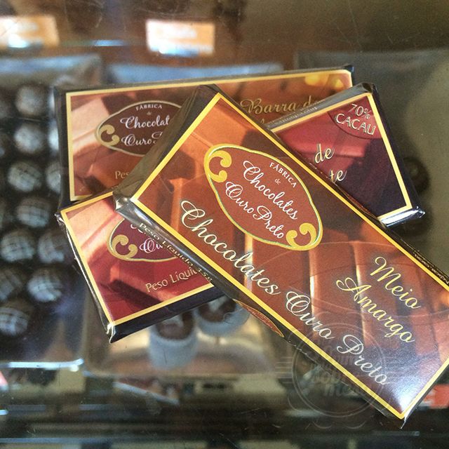 [E trouxemos Barrinhas de Chocolates: Meio Amargo, 70% e Ao Leite]