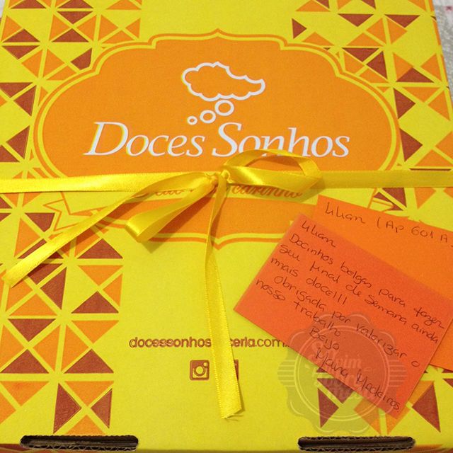 [Caixa linda e enorme - recheada de doces sonhos]