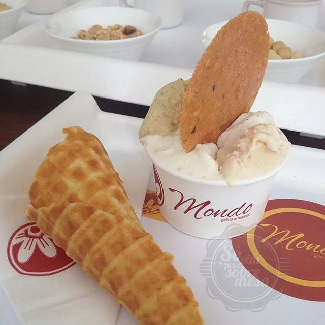 [Os quatro sabores em um único potinho. Ah! As Casquinhas de Sorvete feitas artesanalmente na Mondo Gelateria, com receita própria e é uma delícia]