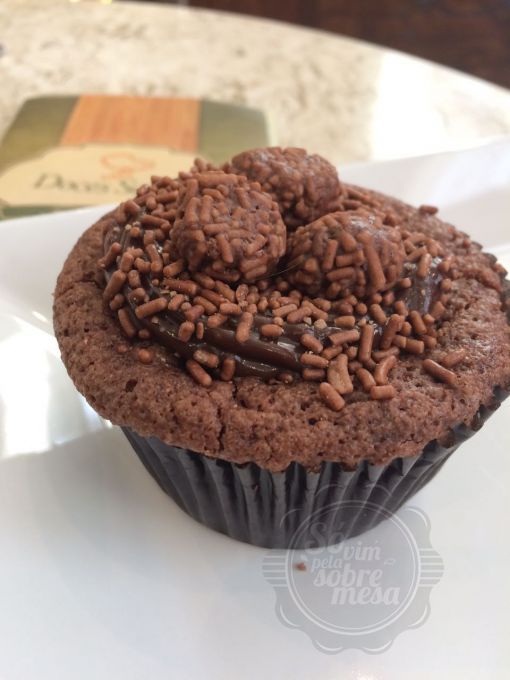 \[E esse cupcake de brigadeiro delicious - pois é ninguém diz que é zero lac e zero gluten - o mesmo sabor dos tradicionais\]