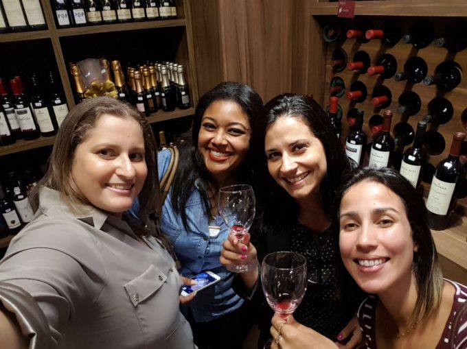 \[Gastronomia Salvador com Dani Coni, Andressa a sommelier simpatia; e Gabi do Reposter Gourmet\]