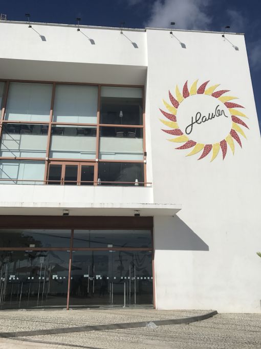 \[Espaço Itaú - Glauber: tem cinema, livraria e exposição de arte\]