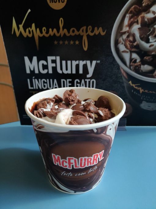 \[McFlurry Lingua de Gato Trufado\]