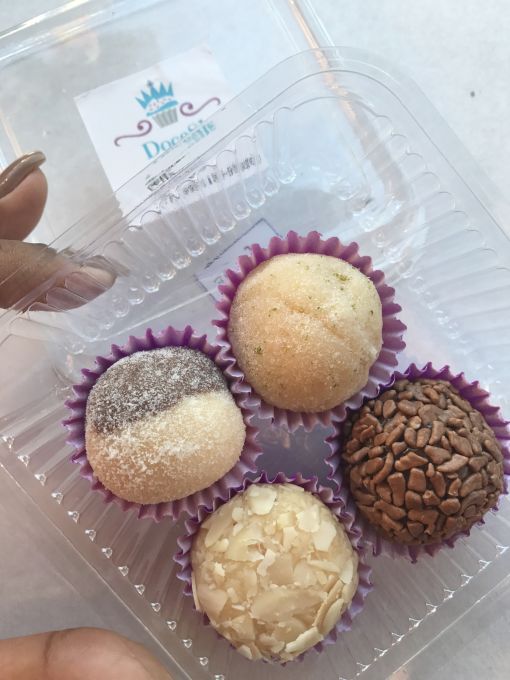 \[Amei todos que provei, mas o de Limão e o de Amêndoas me fizeram suspirar\]