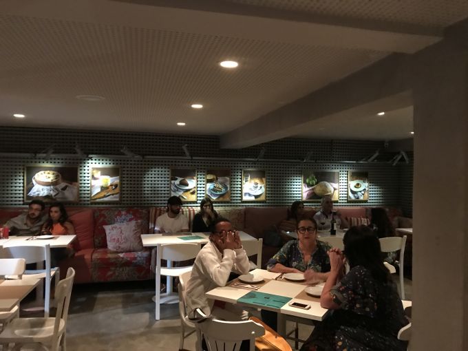 \[Já em suas novas instalações - o Pasta funciona no almoço e no jantar\]