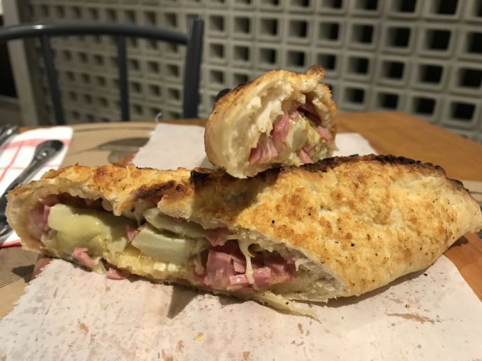 \[Na Forneria o Menu é bem democrático: tem para todos os gostos, cabe no bolso e ainda dá pra dividir com a galera\]