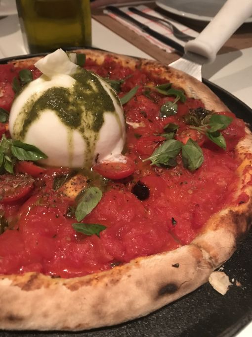 \[Pizzeta de Burrata - sempre peço como entradinha\]