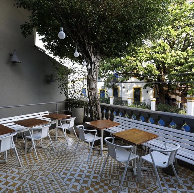 \[Essa varanda fica especial numa noite de lua, numa companhia especial e um vinho delicioso\]