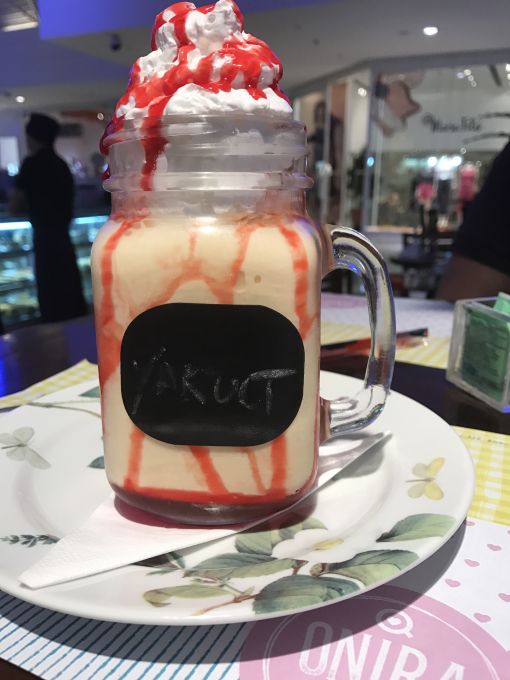 \[Milkshake de Yakult\]