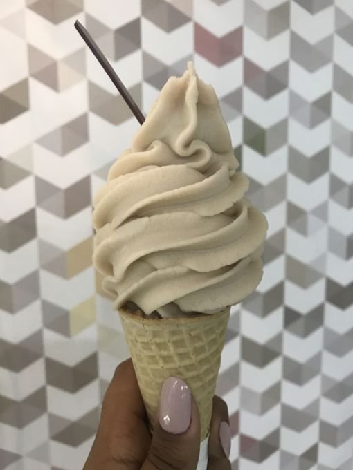 \[Casquinha Veggie de Baunilha - o sorvete até que fica bem cremoso e sem adição de leite de origem animal. Bem leve e refrescante\]